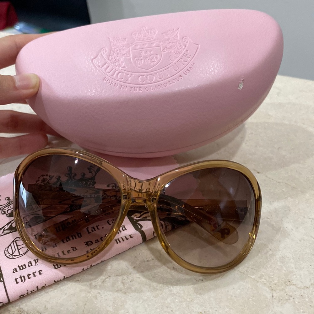 EUC Vintage Juicy Couture Sunglasses in honey color